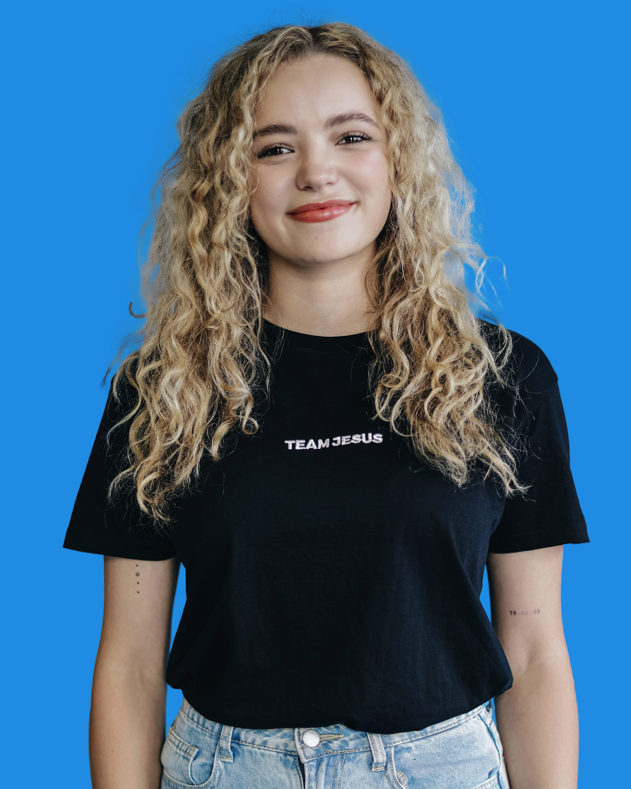 CRC Media | Team Jesus Serving Shirt